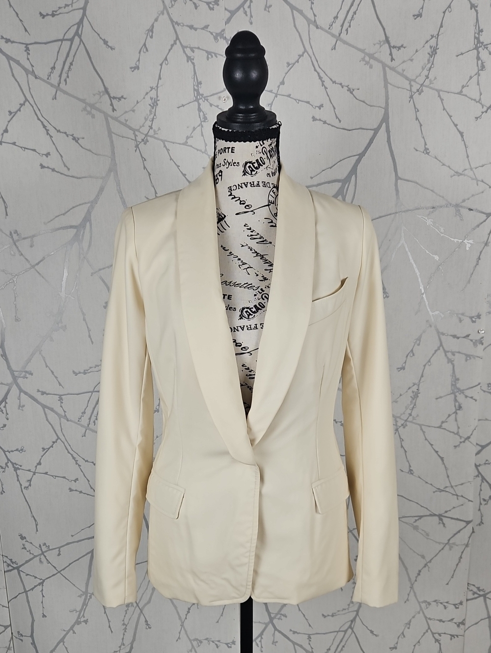 Smythe Ivory 100% Wool Shawl Collar Tuxedo Blazer